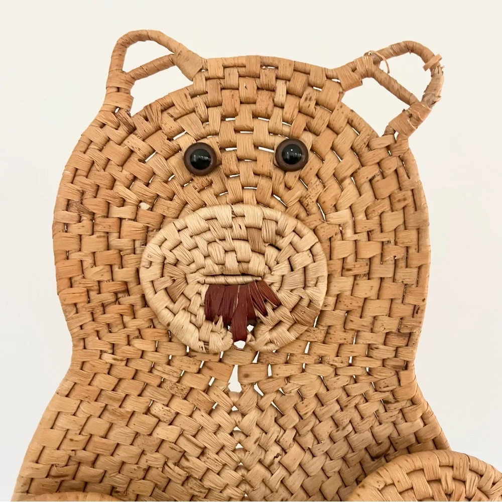 Woven Straw Wicker Bear-Shaped Wall Pocket Accent Boho Decoration Kids Flowers